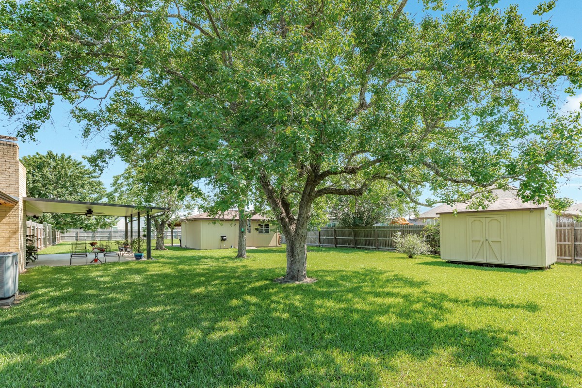 1412 Buchta Road Angleton, TX 77515 - Photo 12 of 48