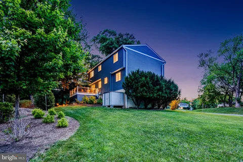 $1,250,000 | 933 War Admiral Street, Great Falls, VA 22066