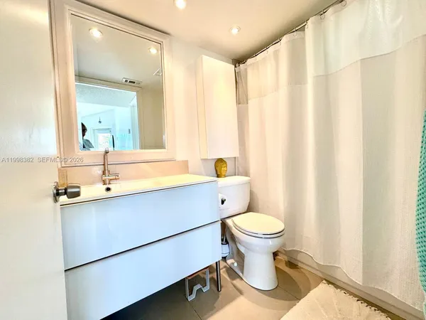 $1,800 | 550 South Park Road, Unit 368, Hollywood, FL 33021