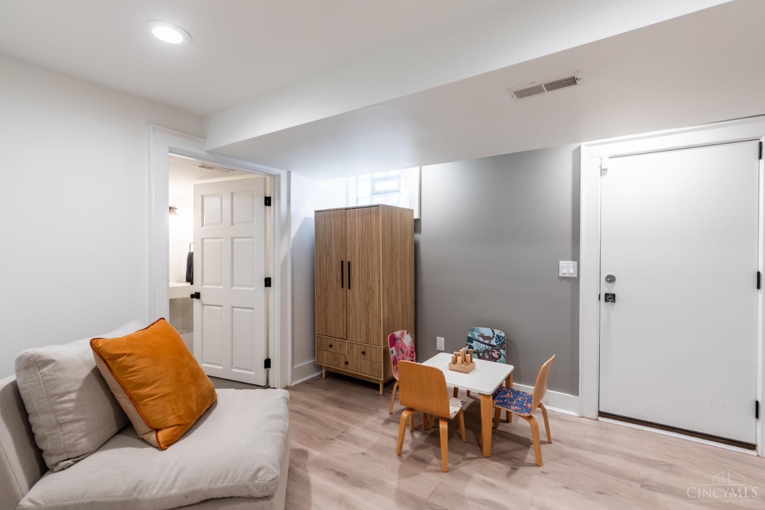 6550 Drake Road Cincinnati, OH 45243 - Photo 69 of 82 Gallery Image 69