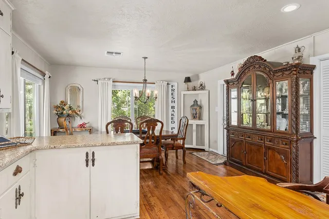 $685,000 | 803 Poplar Street, Fredericksburg, TX 78624