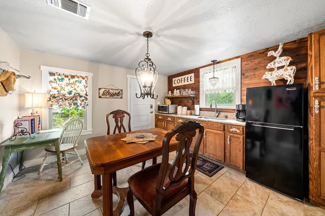 $685,000 | 803 Poplar Street, Fredericksburg, TX 78624