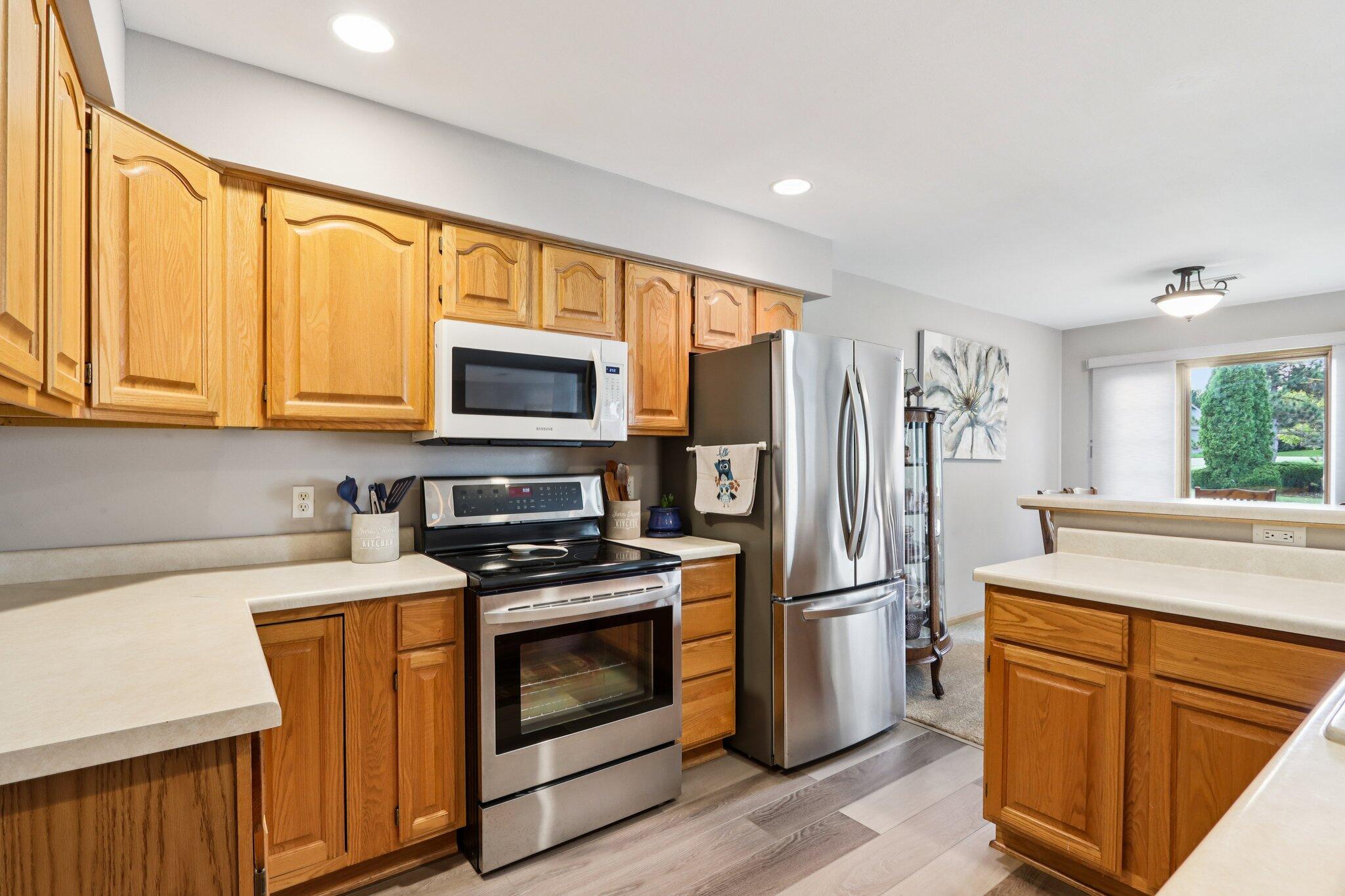 2264 Circle Ridge Road, Unit E Delafield, WI 53018 - Photo 9 of 35 14-web-or-mls-2264E Circle Ridge-S1510-0