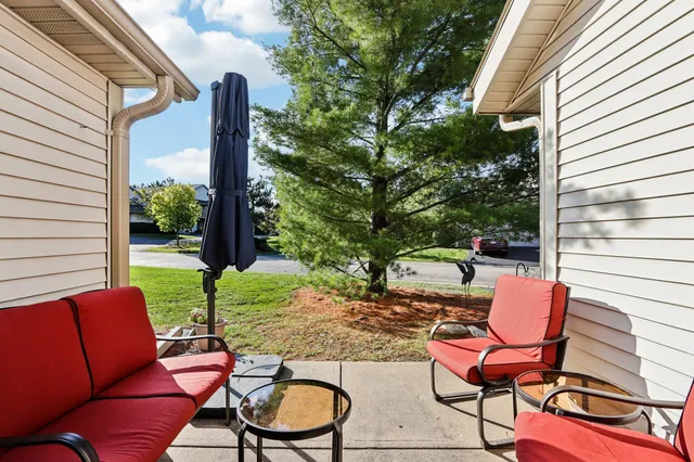 $344,900 | 2264 Circle Ridge Road, Unit E, Delafield, WI 53018
