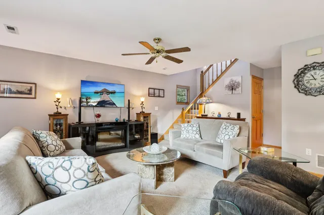 $344,900 | 2264 Circle Ridge Road, Unit E, Delafield, WI 53018