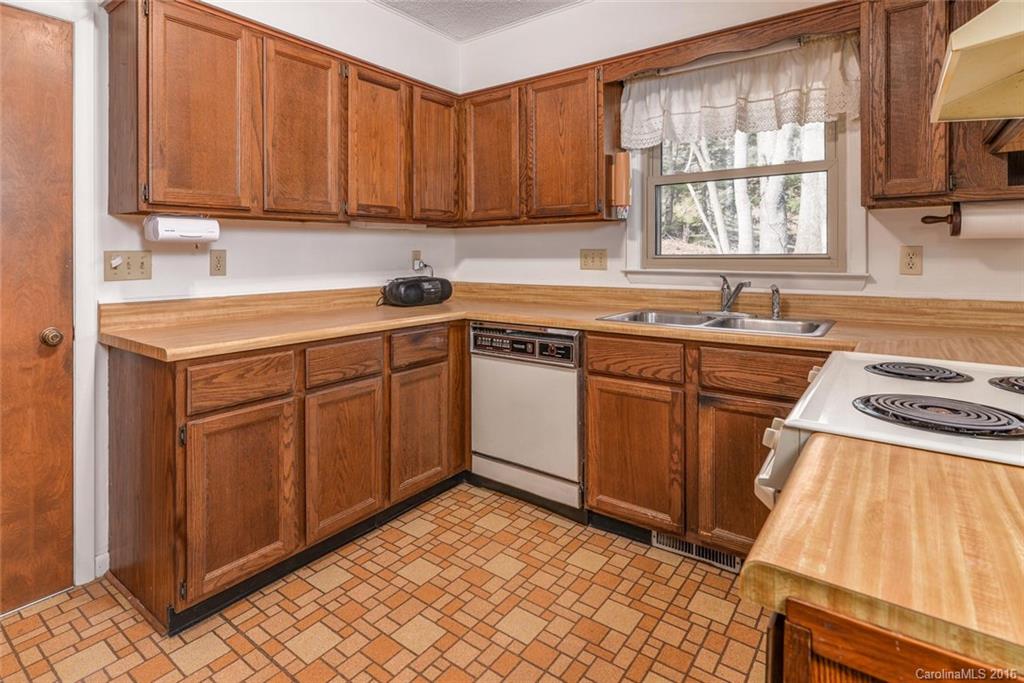 82 Melton Road Candler, NC 28715 - Photo 8 of 23 Gallery Image 8
