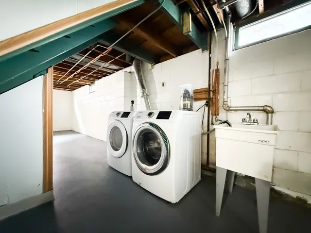 $274,900 | 1685 Fremont Avenue East, St. Paul, MN 55106