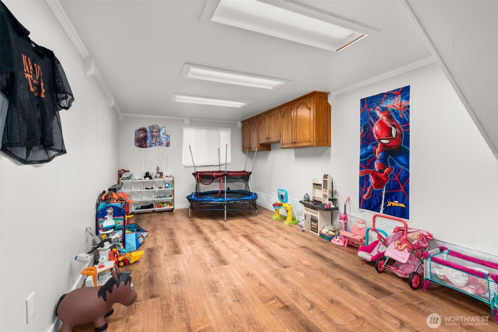 137 Aldrich Road Mossyrock, WA 98564 - Photo 15 of 30 a room with furniture and toys