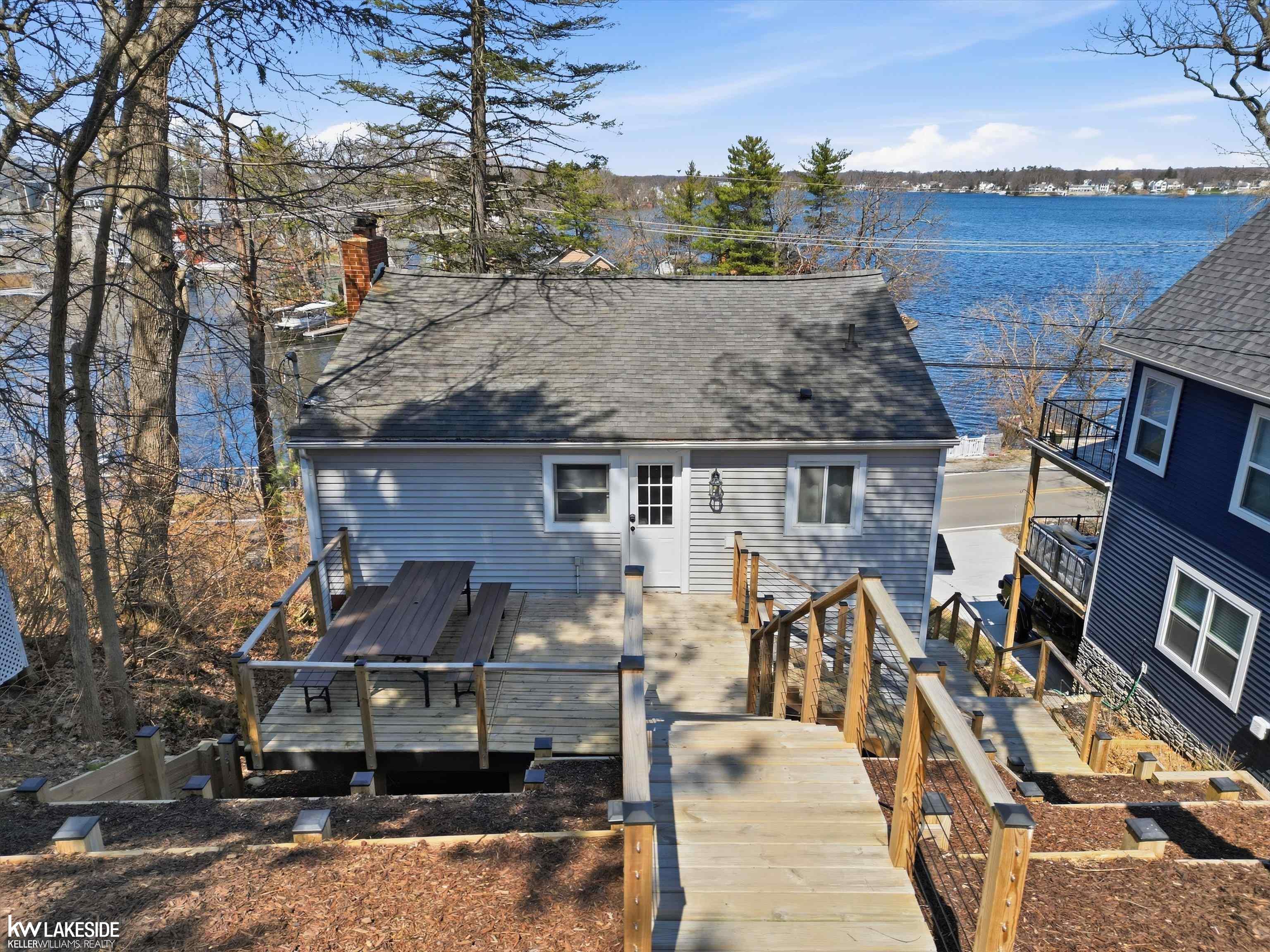 465 Heights Road Lake Orion, MI 48362 - Photo 8 of 46 50203916-77d61c05-49ea-4ed5-a133-2327c491f26b.JPG