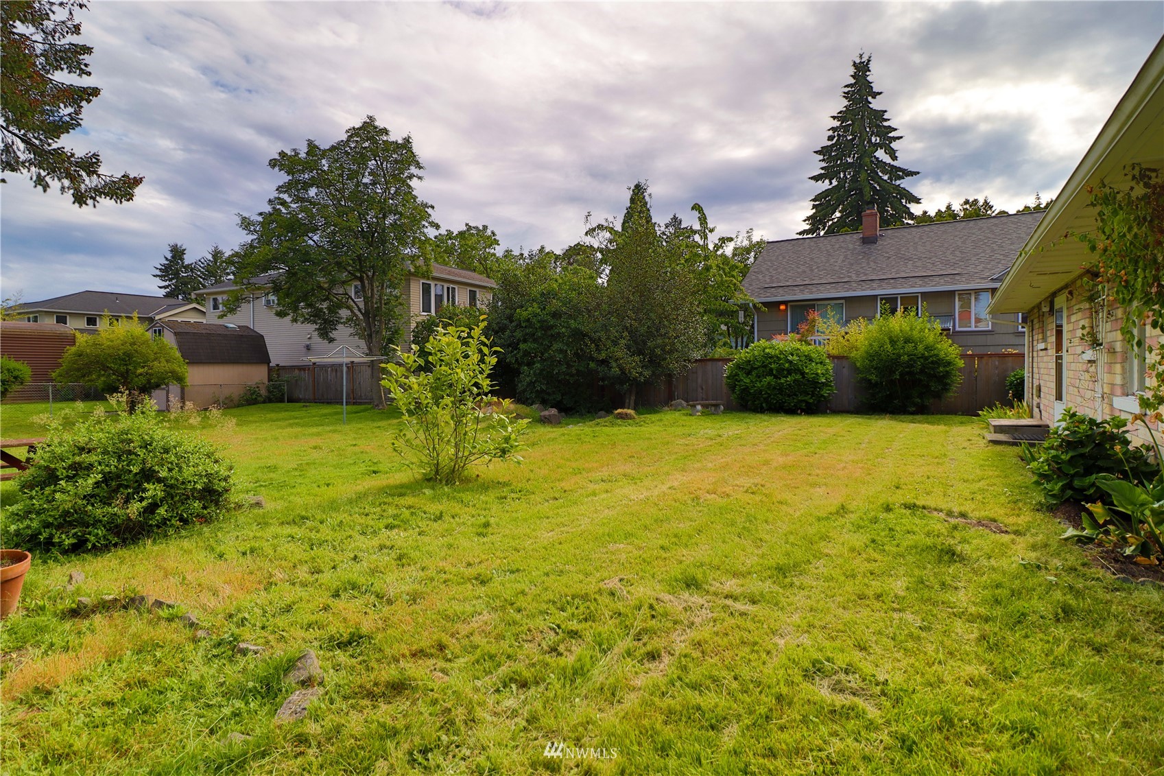 3711 Southwest 100th Street Seattle, WA 98146 - Photo 15 of 25 Gallery Image 15