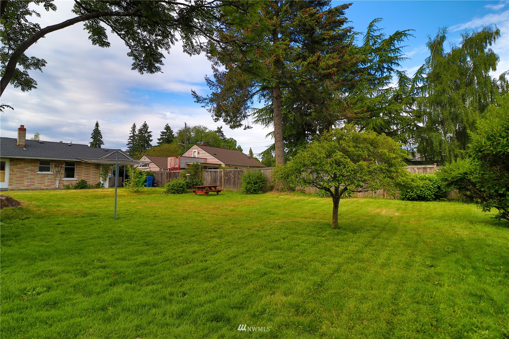 3711 Southwest 100th Street Seattle, WA 98146 - Photo 17 of 25 Gallery Image 17
