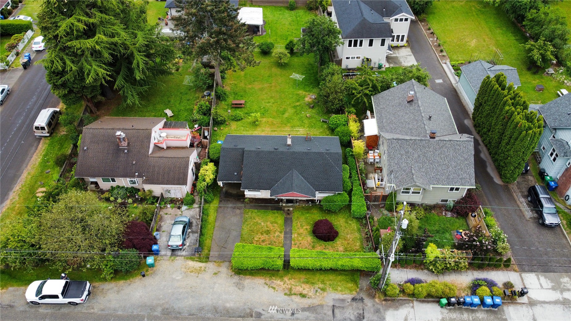 3711 Southwest 100th Street Seattle, WA 98146 - Photo 3 of 25 Gallery Image 3