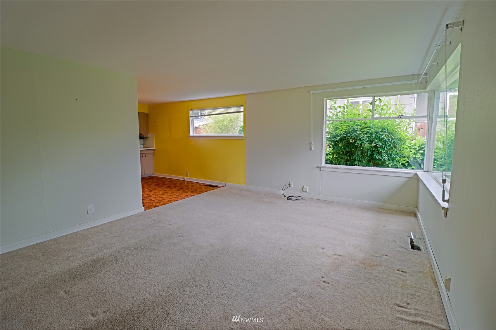3711 Southwest 100th Street Seattle, WA 98146 - Photo 4 of 25 Gallery Image 4