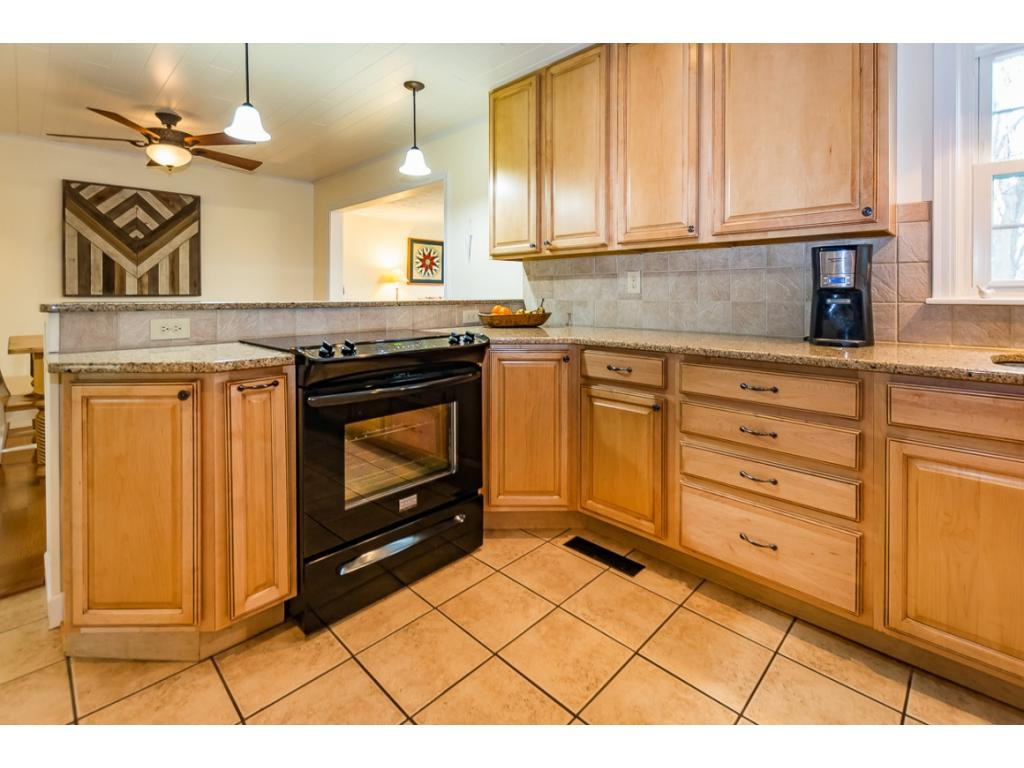 207 Hillside Road Johnson City, TN 37601 - Photo 8 of 36 Photo 8