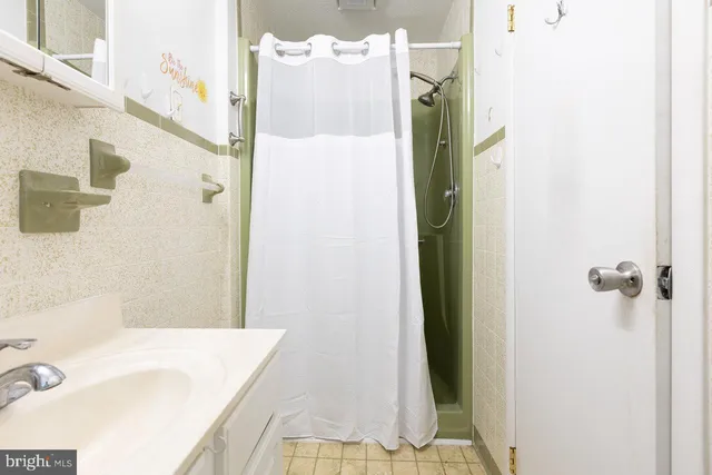 $375,000 | 1 Rowe Drive, Luray, VA 22835