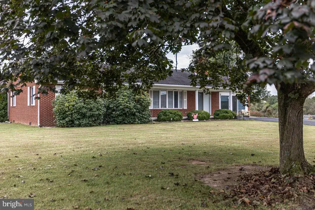 $375,000 | 1 Rowe Drive, Luray, VA 22835