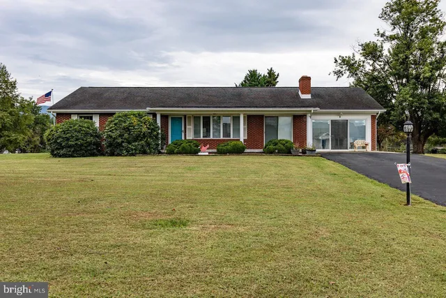 $375,000 | 1 Rowe Drive, Luray, VA 22835