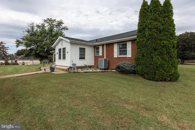 $375,000 | 1 Rowe Drive, Luray, VA 22835