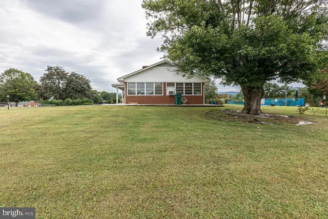 $375,000 | 1 Rowe Drive, Luray, VA 22835