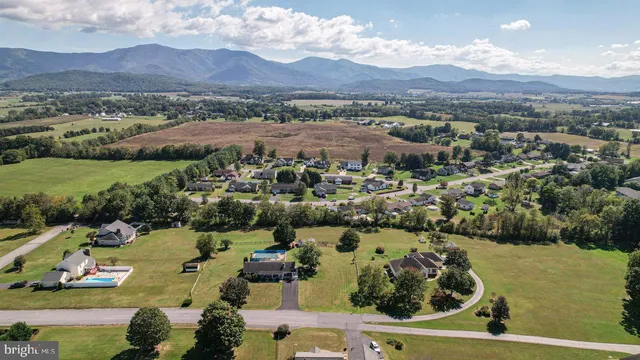 $375,000 | 1 Rowe Drive, Luray, VA 22835