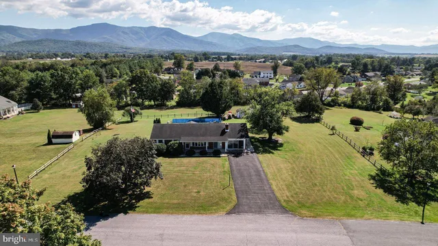 $375,000 | 1 Rowe Drive, Luray, VA 22835