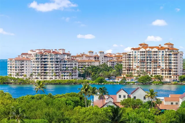 $3,999,000 | 50 South Pointe Drive, Unit 1005, Miami Beach, FL 33139