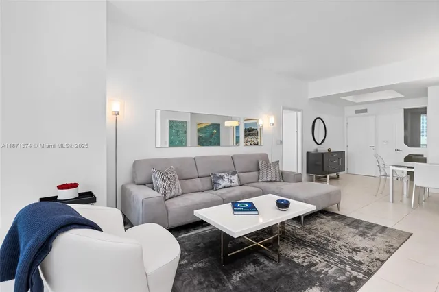 $3,999,000 | 50 South Pointe Drive, Unit 1005, Miami Beach, FL 33139