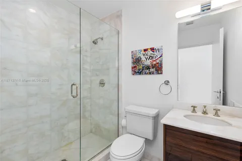 $4,250,000 | 50 South Pointe Drive, Unit 1005, Miami Beach, FL 33139