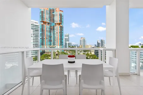 $4,250,000 | 50 South Pointe Drive, Unit 1005, Miami Beach, FL 33139