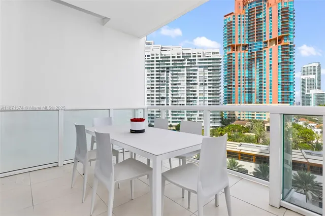 $3,999,000 | 50 South Pointe Drive, Unit 1005, Miami Beach, FL 33139