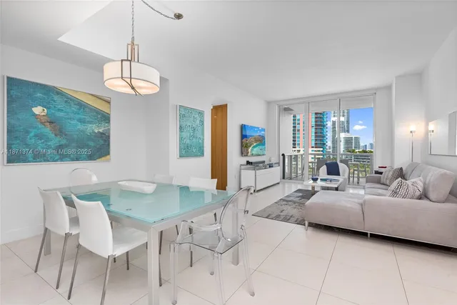 $3,999,000 | 50 South Pointe Drive, Unit 1005, Miami Beach, FL 33139