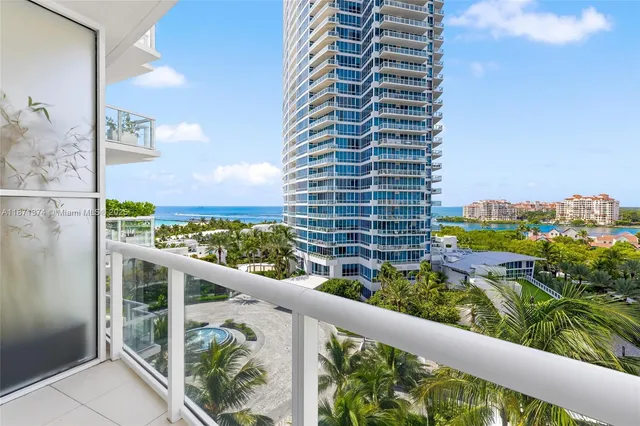 $3,999,000 | 50 South Pointe Drive, Unit 1005, Miami Beach, FL 33139