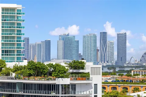 $4,250,000 | 50 South Pointe Drive, Unit 1005, Miami Beach, FL 33139