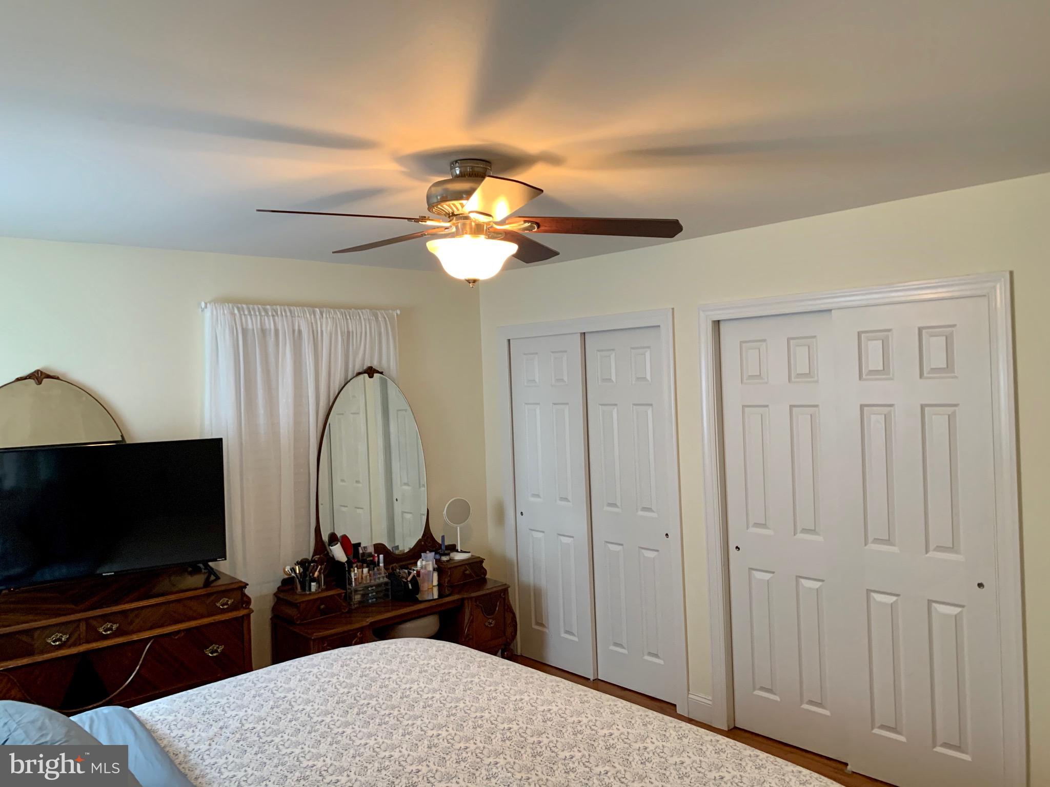 25 Winfield Road Sicklerville, NJ 08081 - Photo 16 of 19 Master bedroom