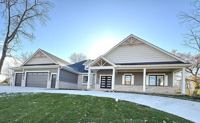 $1,395,000 | 1620 Prestwick Drive, Unit 2043, Geneva, WI 53147