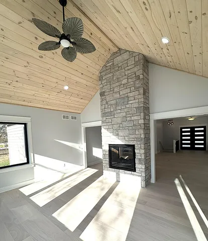 $1,395,000 | 1620 Prestwick Drive, Unit 2043, Geneva, WI 53147