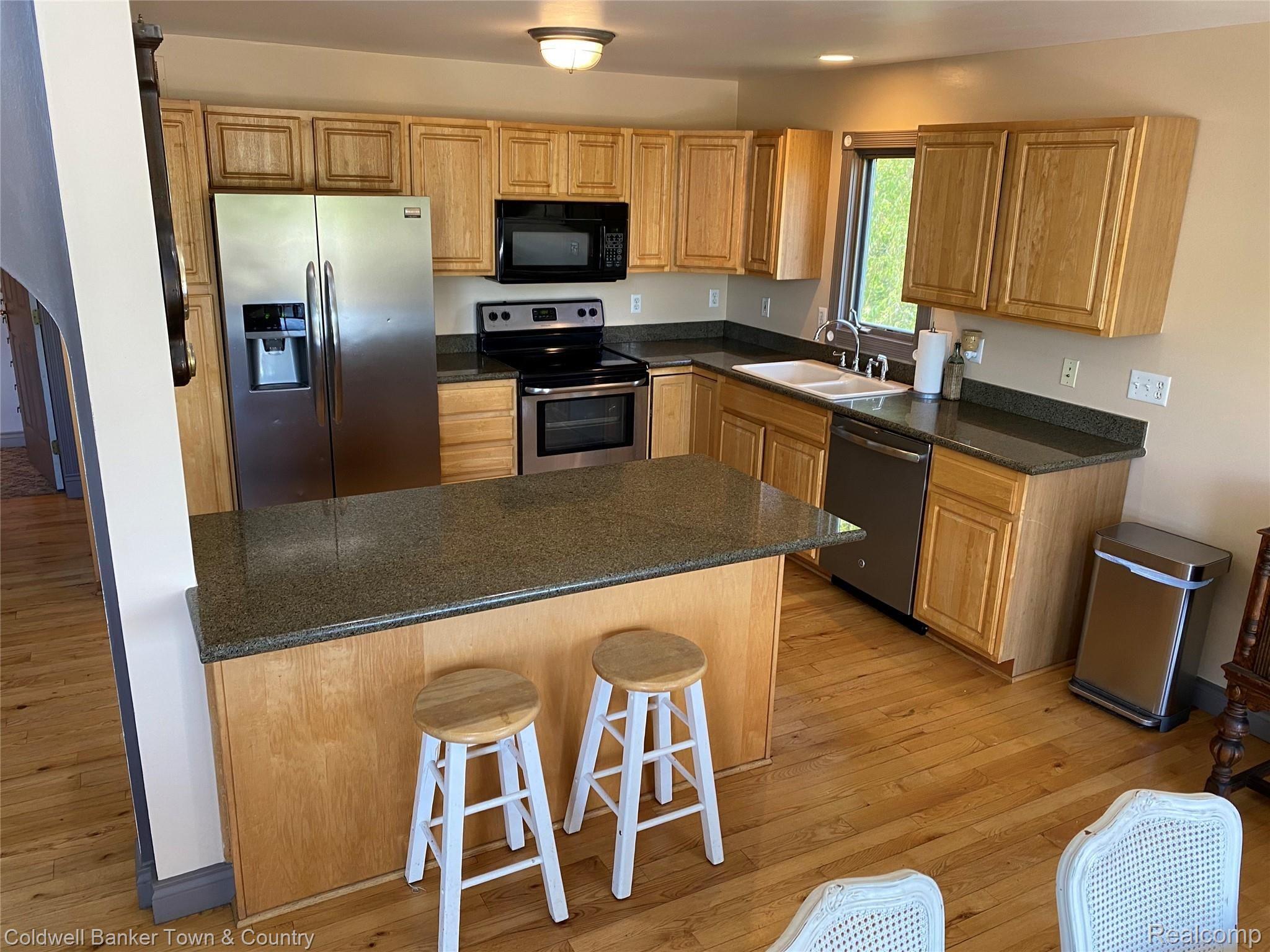 1697 North Hughes Road Howell, MI 48843 - Photo 22 of 61 KITCHEN