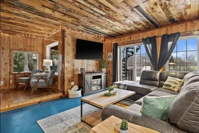 $425,000 | 5230 North Milwaukee River Parkway, Milwaukee, WI 53209