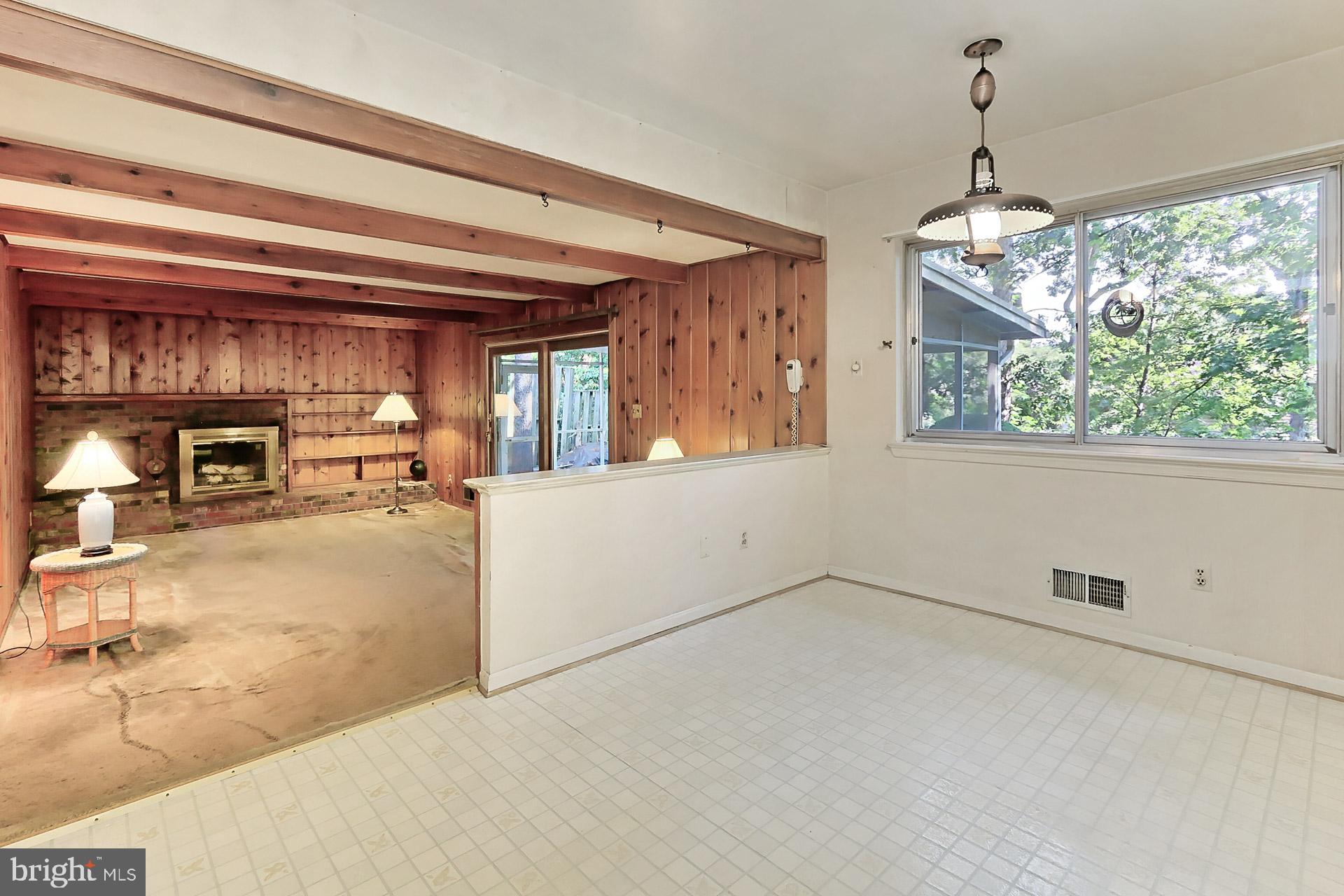 6005 Roxbury Avenue Springfield, VA 22152 - Photo 24 of 45 Breakfast Area and Family Room