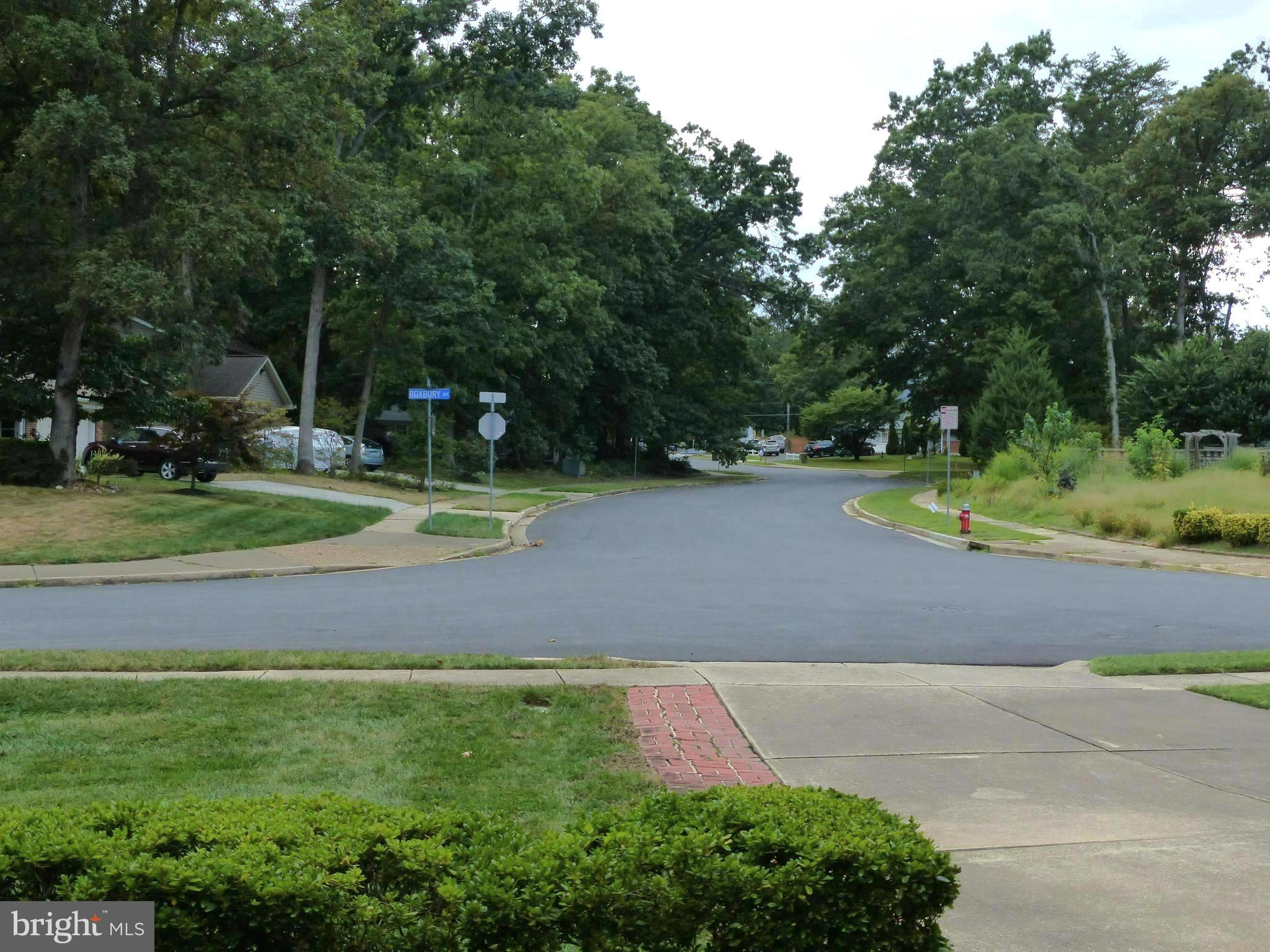 6005 Roxbury Avenue Springfield, VA 22152 - Photo 5 of 45 Open View from Front Porch