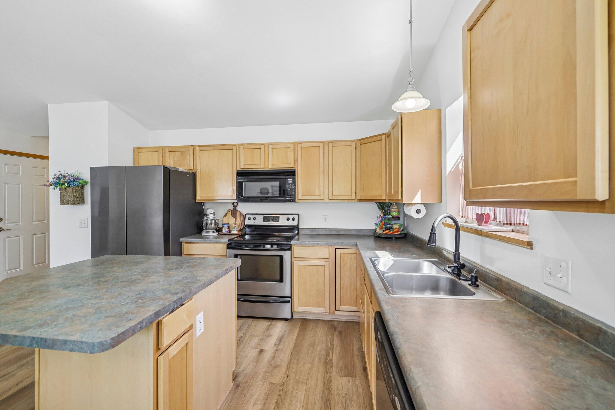 3289 Pleasant Street Sun Prairie, WI 53590 - Photo 12 of 34 Kitchen 2
