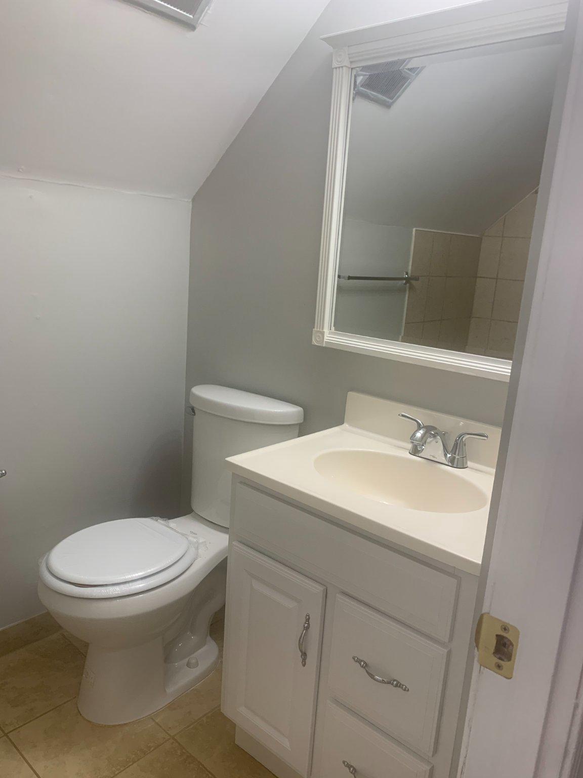 13217 Poplar Tree Road Fairfax, VA 22033 - Photo 13 of 15 Full bath upstairs