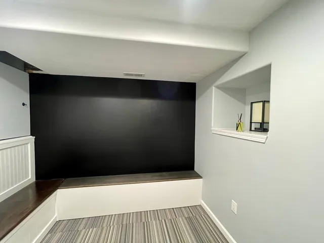 $2,850 | 2112 North Sawyer Avenue, Unit I, Chicago, IL 60647