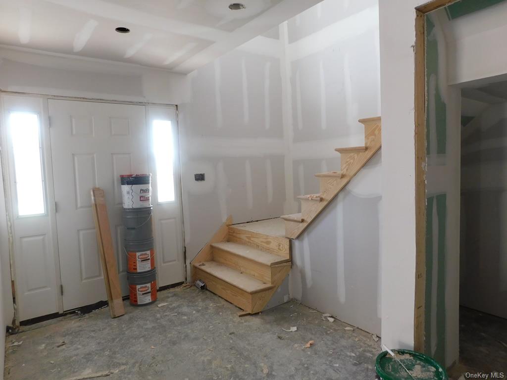 90 Quaker Street Wallkill, NY 12589 - Photo 3 of 19 View of foyer entrance