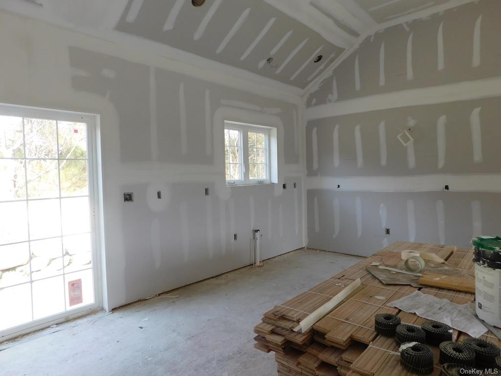 90 Quaker Street Wallkill, NY 12589 - Photo 6 of 19