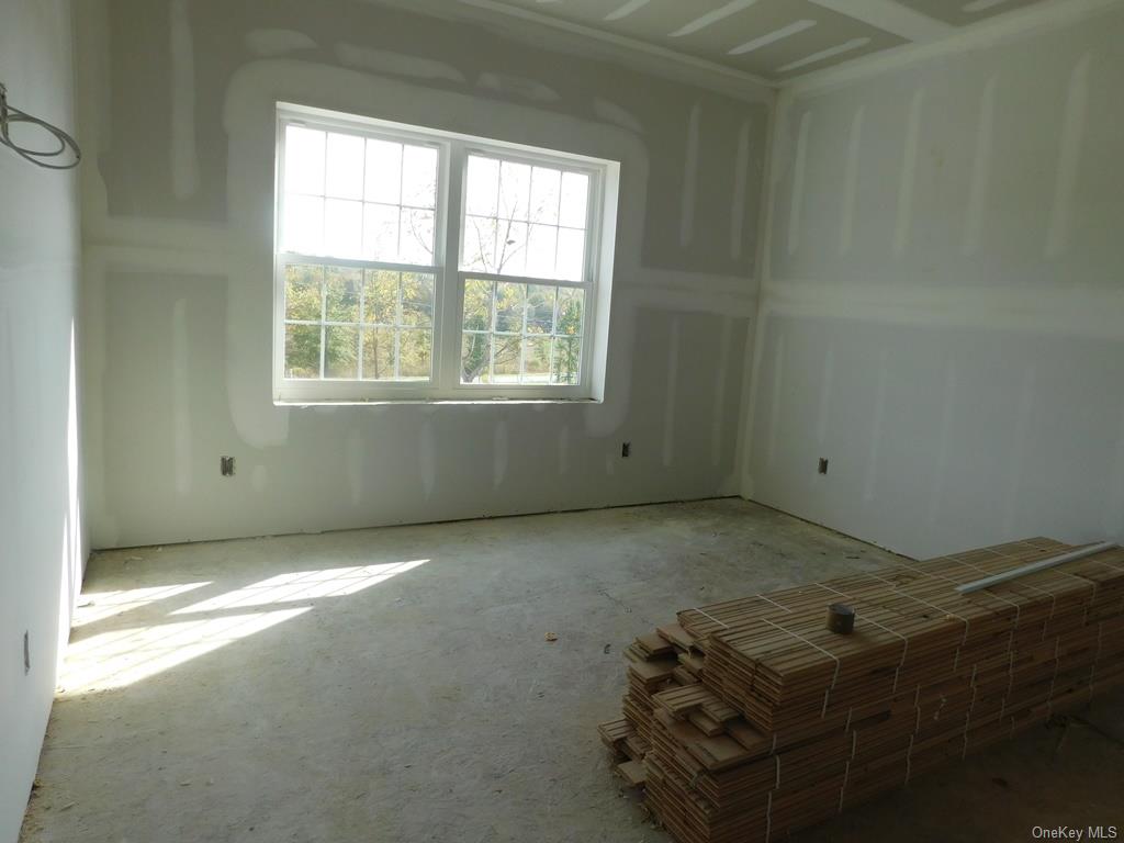 90 Quaker Street Wallkill, NY 12589 - Photo 7 of 19 View of spare room