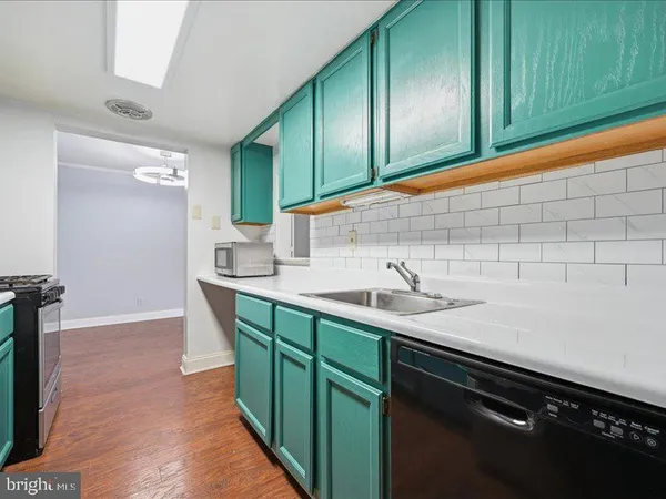 $298,500 | 421 Drummers Lane, Unit 421, Wayne, PA 19087