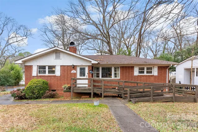 $399,900 | 1001 Crestmere Street, Charlotte, NC 28208