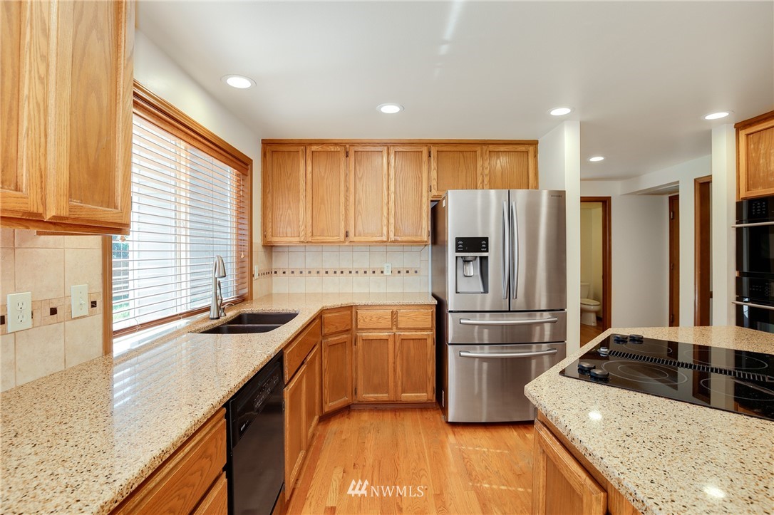 18138 132nd Place Southeast Renton, WA 98058 - Photo 11 of 25 Gallery Image 11