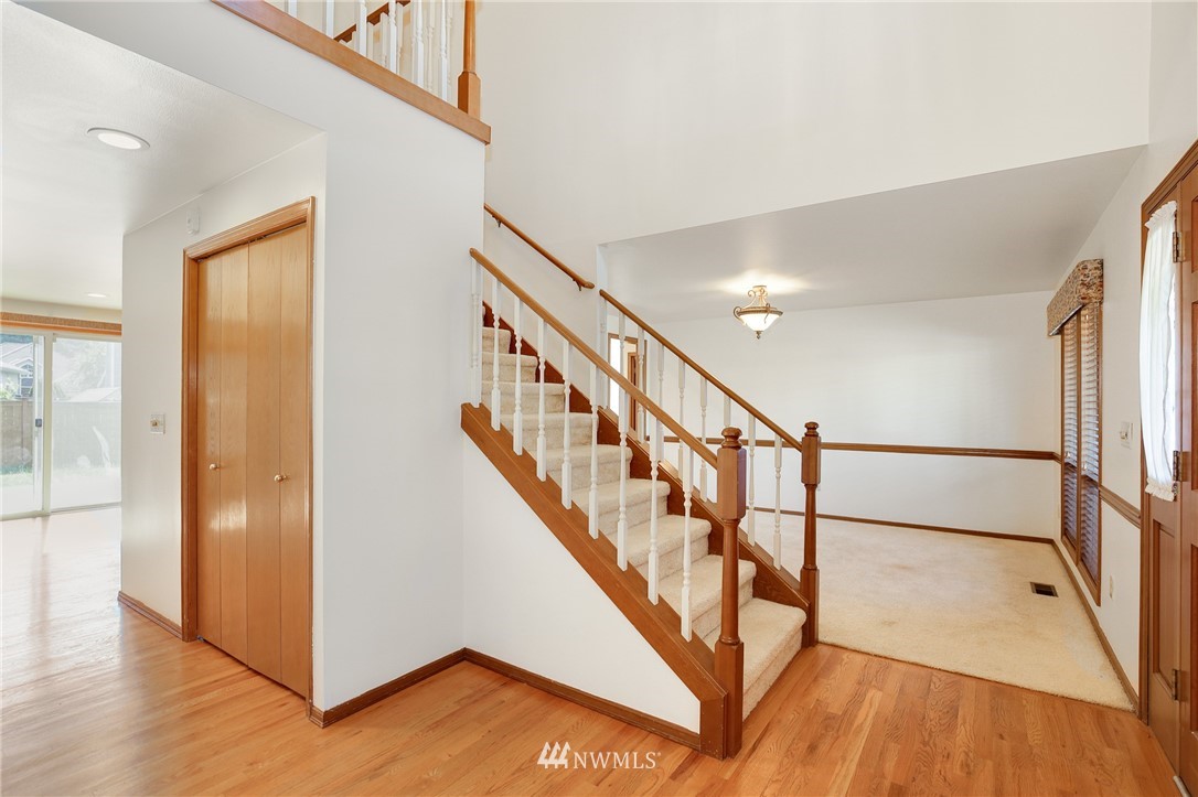 18138 132nd Place Southeast Renton, WA 98058 - Photo 3 of 25 Gallery Image 3